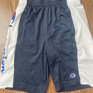 Champion shorts(L)